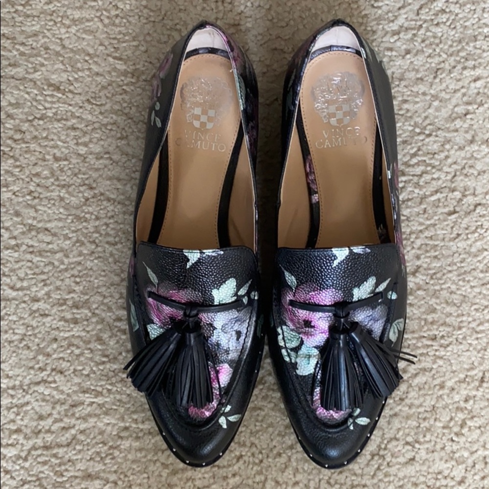 Authentic Hardly worn Vince Camuto loafers